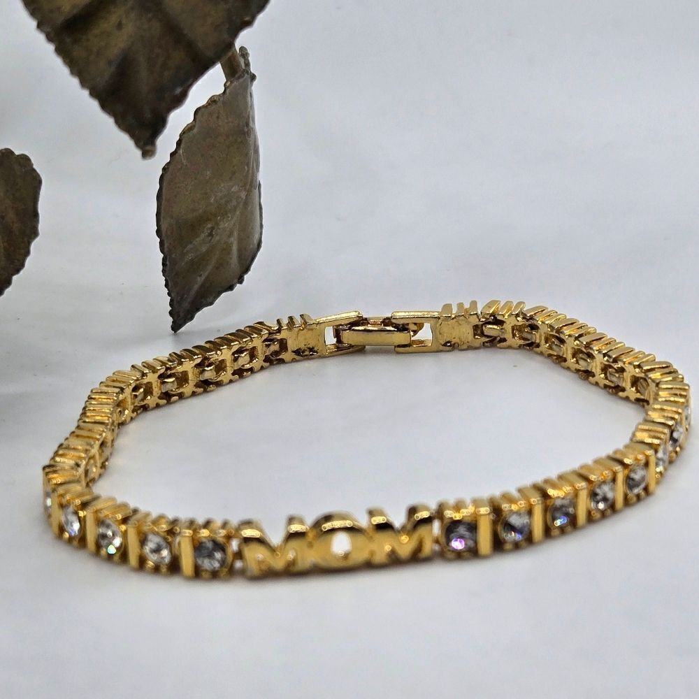 "5/$40" Goldtone Crystal "Mom" Tennis Bracelet Sz Average - Picture 2 of 8